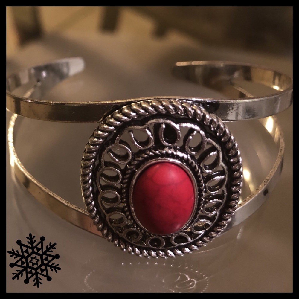 NWOT BRACELET
